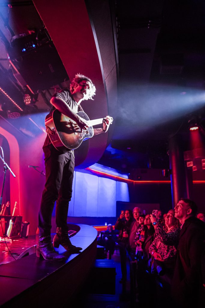 Seán Barna performing at Brooklyn Made NYC for Hearts & Minds & Crooked Beats album release. Photography by Leyda Luz.