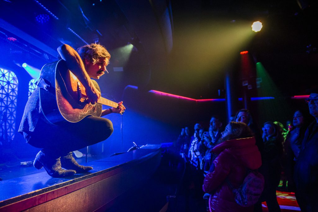 Seán Barna performing at Brooklyn Made NYC for Hearts & Minds & Crooked Beats album release. Photography by Leyda Luz.