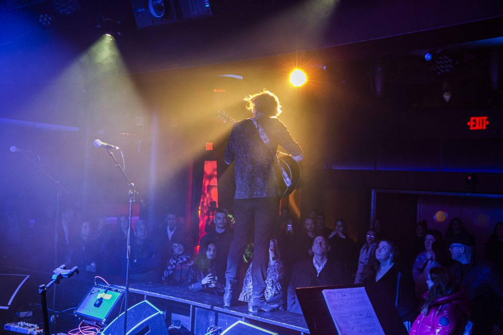 Seán Barna performing at Brooklyn Made NYC for Hearts & Minds & Crooked Beats album release. Photography by Leyda Luz.